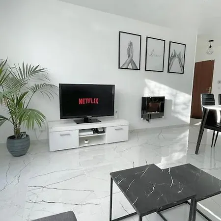 Apartment Grand F3 A 30mn De Paris - Terrasse + Parking Prive