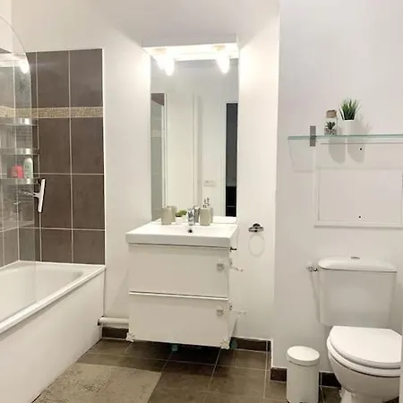 Grand F3 A 30mn De Paris - Terrasse + Parking Prive Apartment Saint-Ouen-l'Aumone